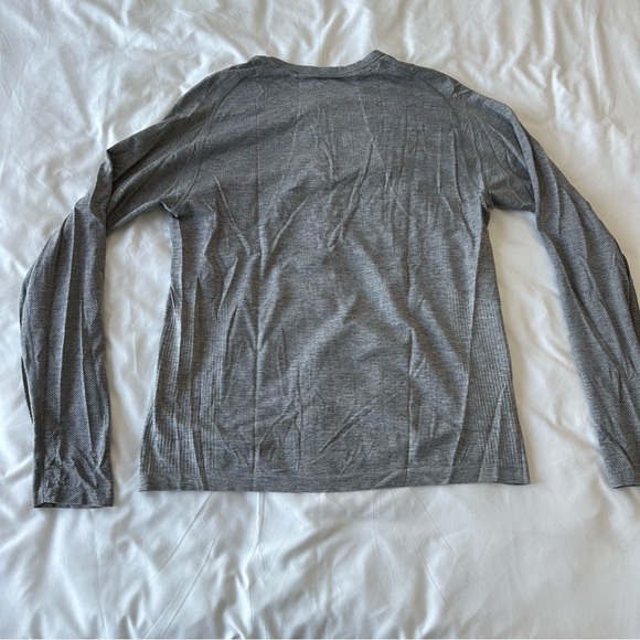 Lululemon Mens Gray Long Sleeve Henley Shirt - Picture 3 of 5